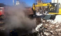  В Ленинском районе Воронежа прорвало трубу теплотрассы, а в Центральном районе рухнул подъемный кран