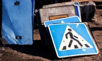 Житель Воронежской области сдавал дорожные знаки в металлолом