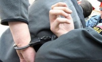   Три подвыпивших рыбака избили полицейских