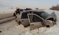  В лобовом столкновении двух легковушек под Воронежем погибли оба водителя