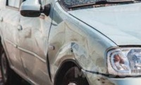   В Лисках недовольный ремонтом телефона юноша разгромил иномарку мастера