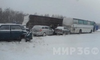  На трассе «Дон» столкнулись два «тяжеловеса» и три легковушки